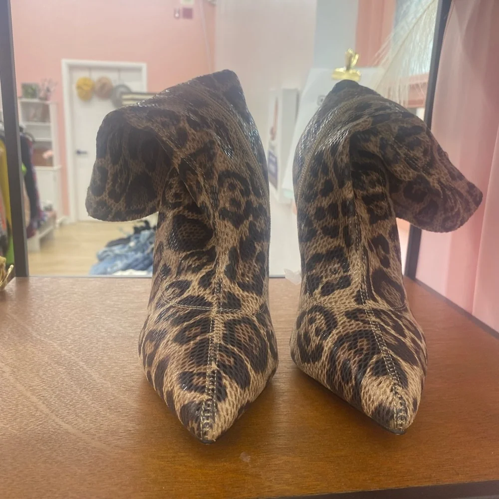 Leopard boots - Picture 1 of 1